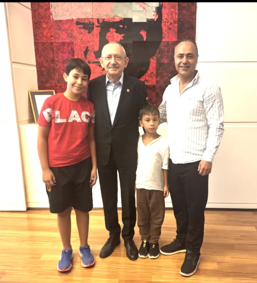 Hüseyin Alkaç’ın ailesiyle katıldığı bir parti ziyareti